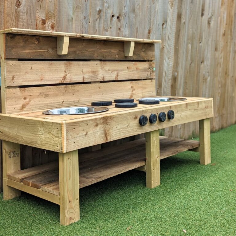 Mud kitchen in the garden